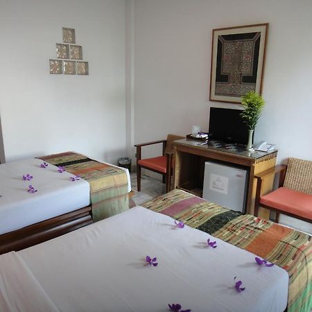 The Red Hibicus Guest House Chiang Mai Dış mekan fotoğraf