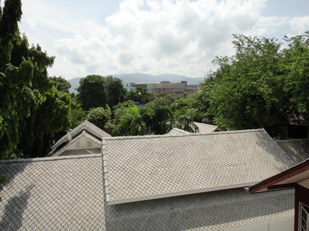 The Red Hibicus Guest House Chiang Mai Dış mekan fotoğraf