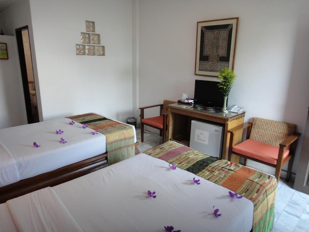 The Red Hibicus Guest House Chiang Mai Dış mekan fotoğraf