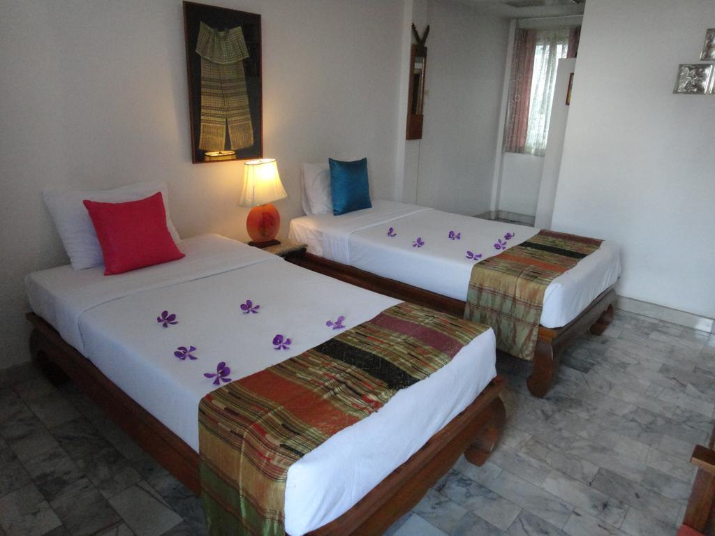 The Red Hibicus Guest House Chiang Mai Dış mekan fotoğraf
